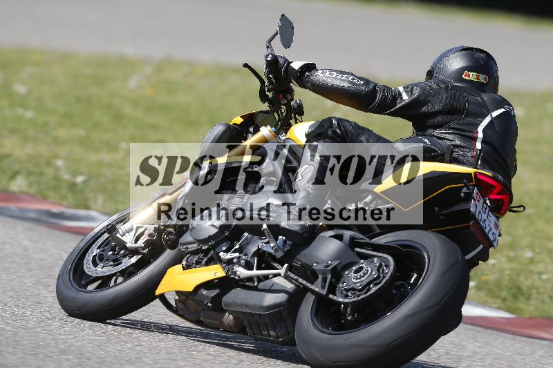 /Archiv-2025/09 22.04.2025 Cornu Master School ADR/rot-rouge/41